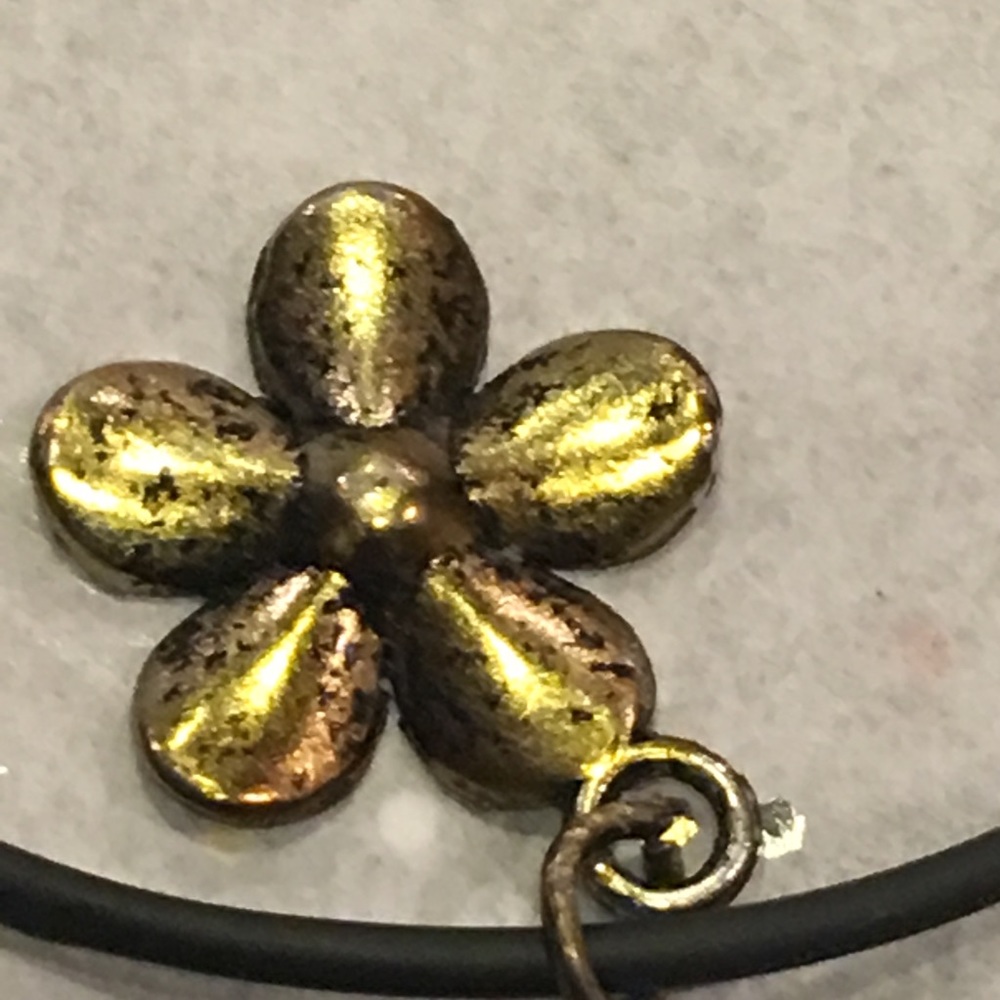 PETAL PERFECT NECKLACE! - Picture 3 of 6